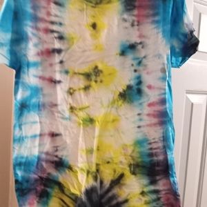 Tie-die T-Shirt Fruit of the Loom Size Small colors yellow blue black pink/red